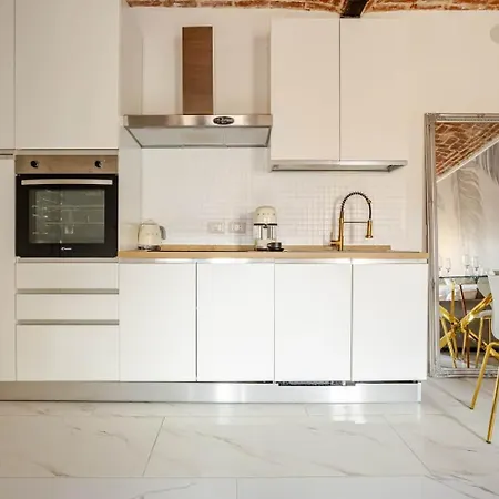 Fanstastic 2bdrm Center! * Biella