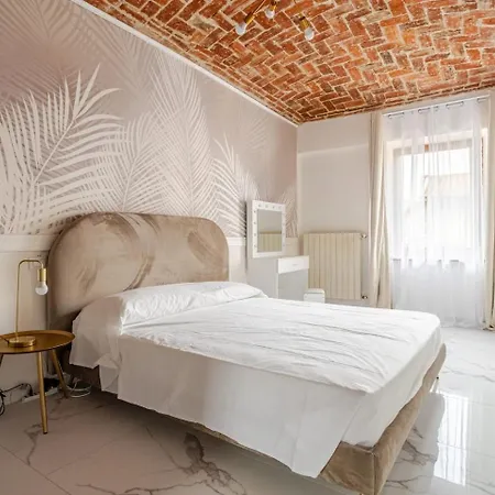 Apartment Fanstastic 2bdrm Center! Biella