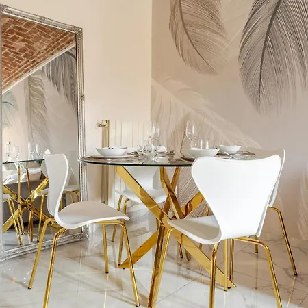 Fanstastic 2bdrm Center! Apartament Biella