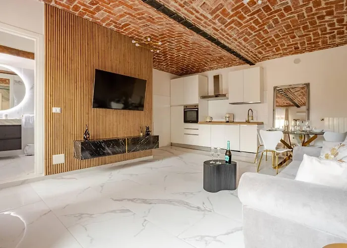 아파트 Fanstastic 2bdrm Center! 비엘라